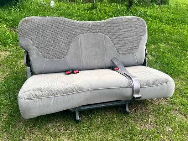 removable 2nd row universal quick-release seat for Toyota Sienna.