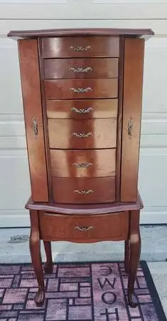 STANDING JEWELRY BOX 16X11X39 tall