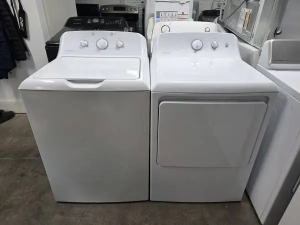 Hotpoint Top-Load Washer And electric dryer set