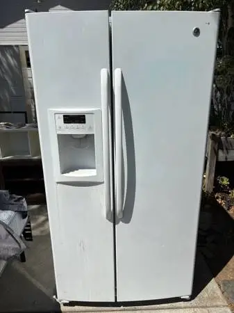 GE Refrigerator