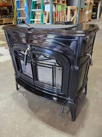 VERMONT CASTINGS FREESTANDING WOOD STOVE