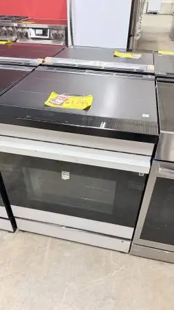 WHITE SAMSUNG BESOKE INDUCTION RANGE