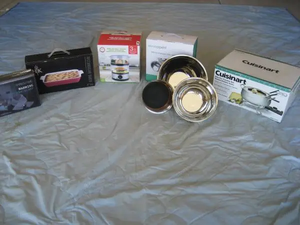 FONDUE SET STEAMER BAKING DISH MIXING BOWLS