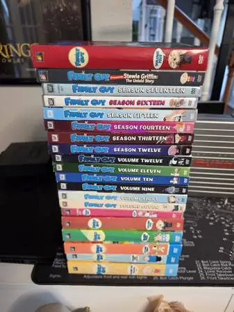 FAMILY GUY BOX SETS SEASON 1 TO 17 PLUS 2 BONUS
