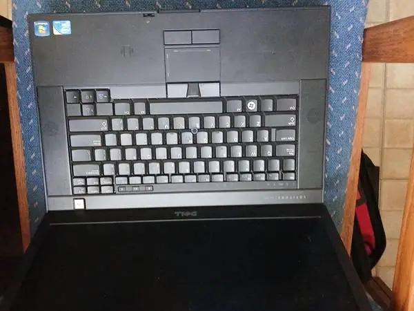 Cheap Laptops Dell / HP win 7pro