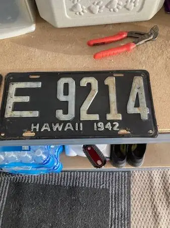 Vintage 1942 Hawaii License Plates (Rare)