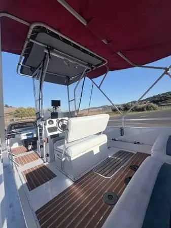 Deck Boat center console 14,500