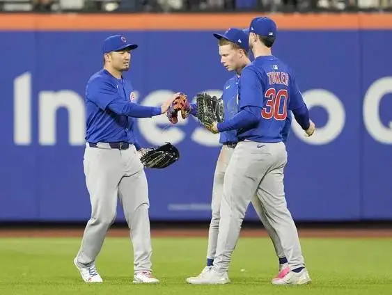 ⒌ Miami Marlins 🆚 Chicago Cubs