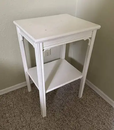 Lots of Night Stand (s) at Creative Bargains