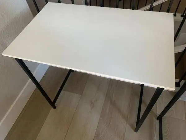 BRAND NEW WHITE DESKS
