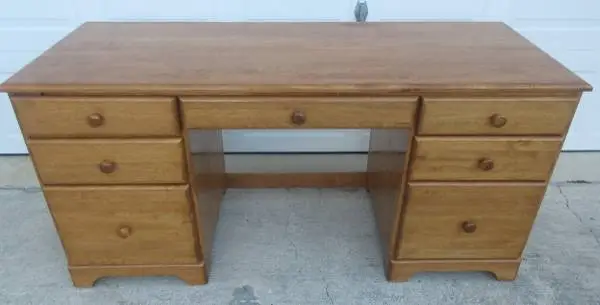 Solid Wood Desk with 7 Drawers (2 File)