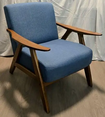 PAIR OF STURDY COMFORTABLE CHAIRS WITH THICK BLUE CUSHIONS