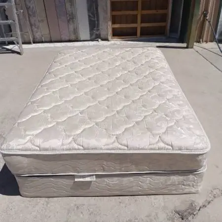 Full size mattress and box spring