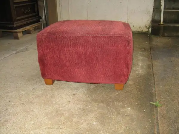 HASSOCK / FOOT STOOL