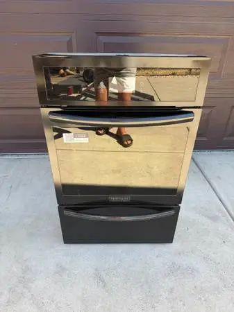 Wall oven 24 inch