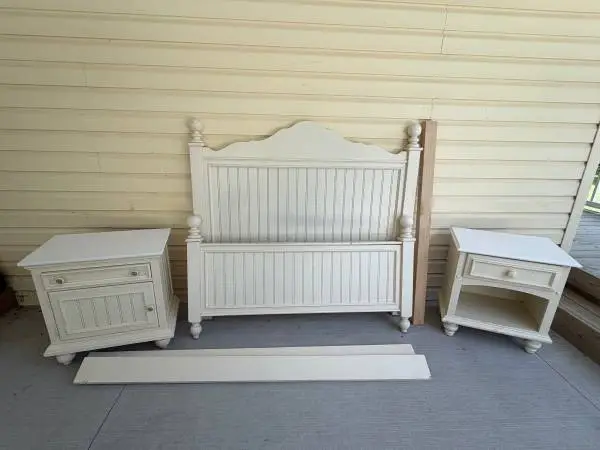 Complete 5 piece Full- bedroom set