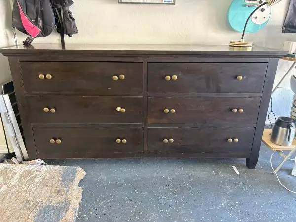 Dresser