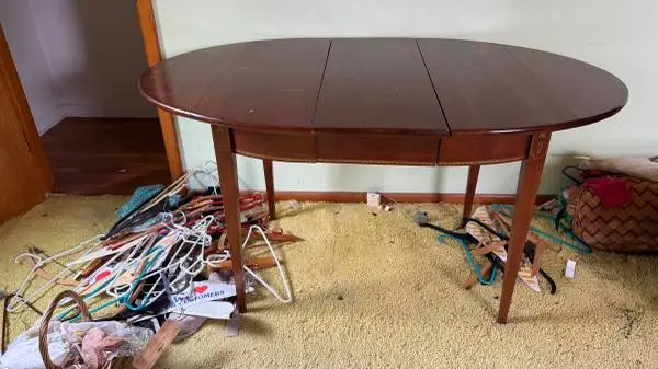 L. Hitchcock dinette table 4 thatched chairs 1 leaf and armchair