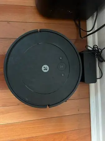iRobot Roomba Vac Robot Vacuum (Q0120)
