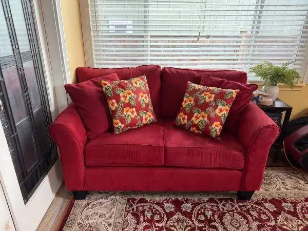 ~Lovely and Lively Garnet Red Sofa Set~