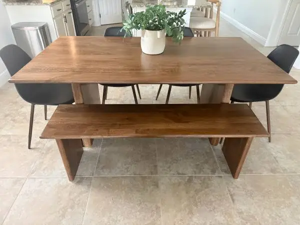 Dinning room table