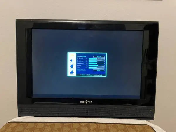 Insignia 19” Screen Flat Panel TV DVD Combo Television Set
