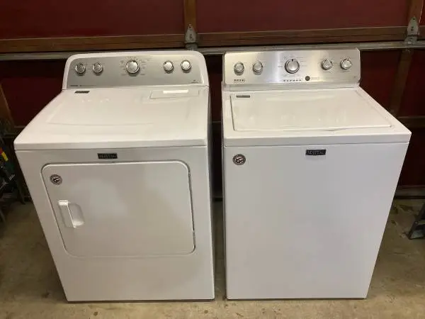 Maytag Commercial - Washer/Dryer Set