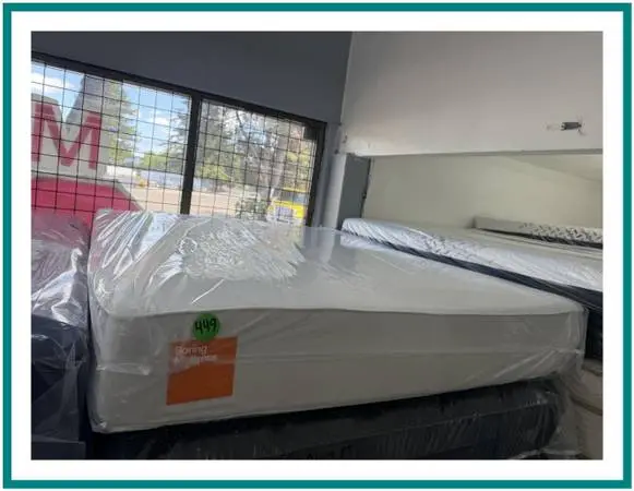 QUEEN SIZE BORING MEMORY FOAM MATTRESS & BOX BED SET