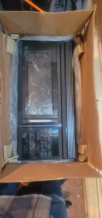 GE SpaceMaker Microwave Oven NEW in mfg box