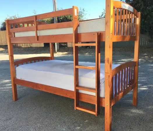 ****Twin Metal Bunk Bed w/Mattress****