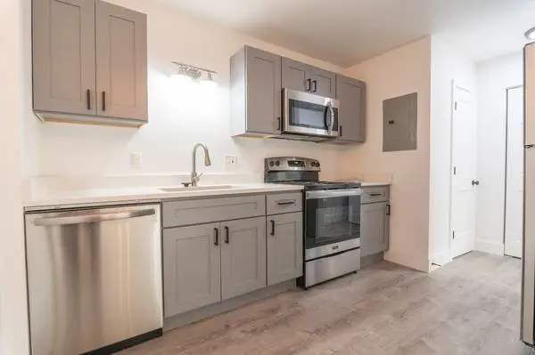 Fully Remodeled 1Bdrm Apartment at Hidden Village - Gorgeous Interior!
