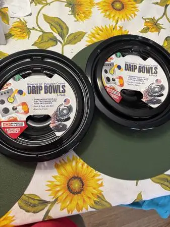 New.    Universal fit, porcelain coated, drip bowls for electric stove