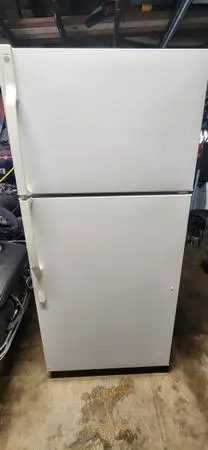 GE Refrigerator for sale