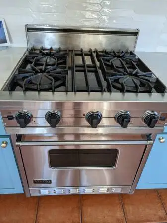 30 Viking Professional Gas Range / Stove - Stainless - Convection