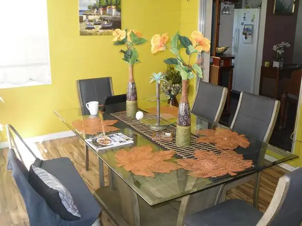 Dining table set