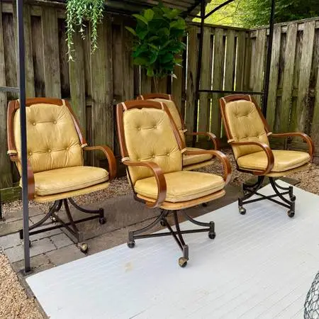 (2 available) Vintage 1982 Postmodern Swivel Office Chairs on Casters | $200 eac