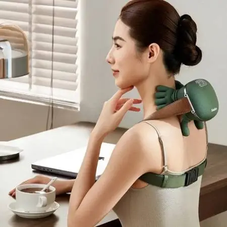 Wireless Neck & Shoulder Massager Shawl – 4D Kneading with Adjustable Heat