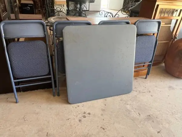 Folding Table w/4 Chairs