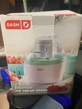 Ice cream maker