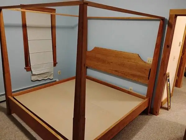 4 post bed