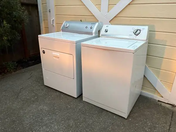Whirlpool Washing Machine & Dryer Set