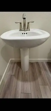 Pedestal sink