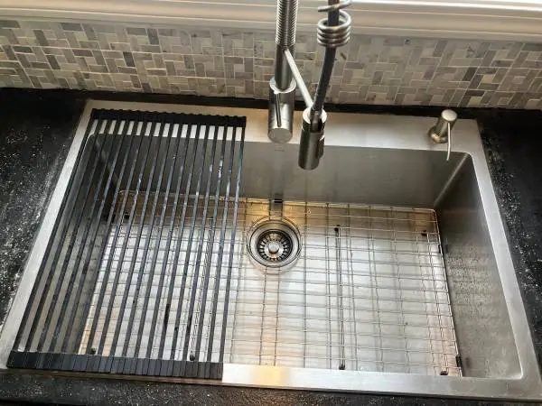 Kraus Farm-style Sink & Faucet