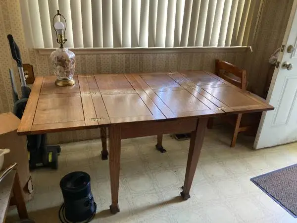 Dining room table mission style extendable