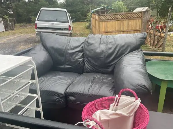 Free Furniture