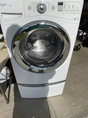 Whirlpool Washer w/pedestal OBO