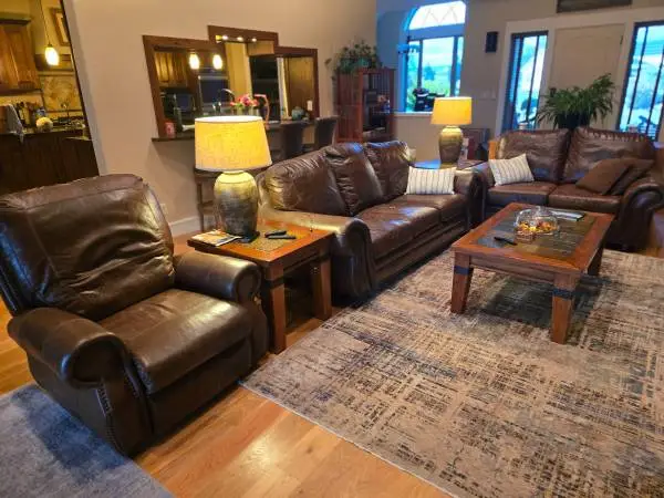 ***Leather Living Room Set, Couch, Love Seat, Recliner***