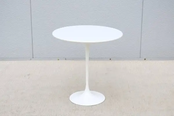 Mid-Century Modern Eero Saarinen for Knoll 20 Round Tulip Side Table
