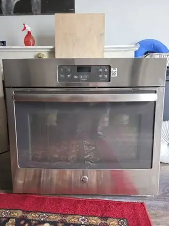 GE 30 Electric Wall Oven. 240 v