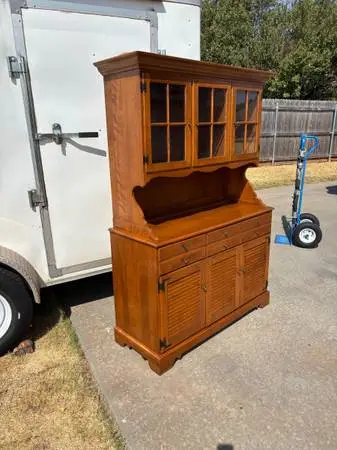 Beautiful 2 Piece Ethan Allen Solid Rock Maple Hutch & Buffet